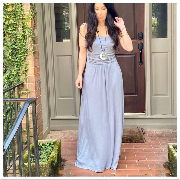 ✨RESTOCKED✨strapless charcoal maxi dress - Picture 5 of 5